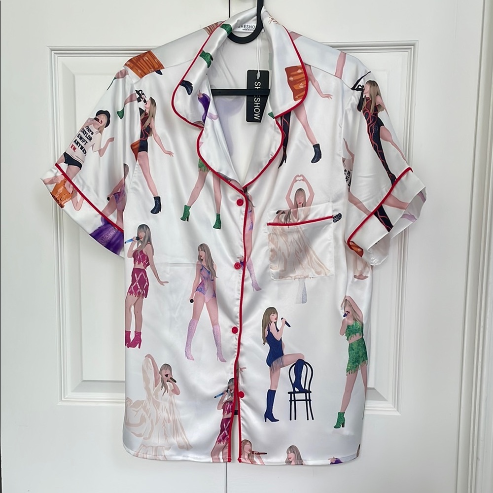 Taylor Swift Satin Short Sleeve Open Front Shirt New